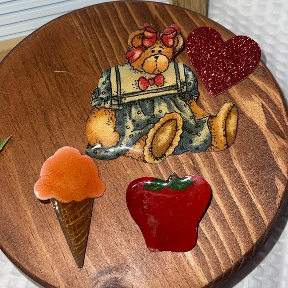 Vtg. 80s/90s Lot of 3 Pins Brooches Glossy Ice cream Girl Teddy Bear And Apple - Picture 2 of 3